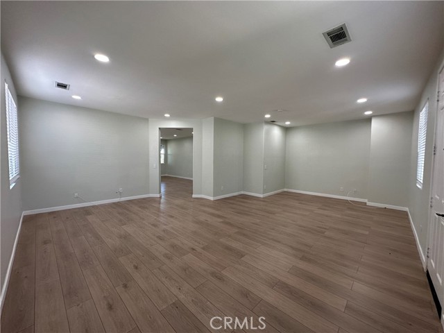 Detail Gallery Image 8 of 22 For 3921 Sungate Dr, Palmdale,  CA 93551 - 3 Beds | 2 Baths