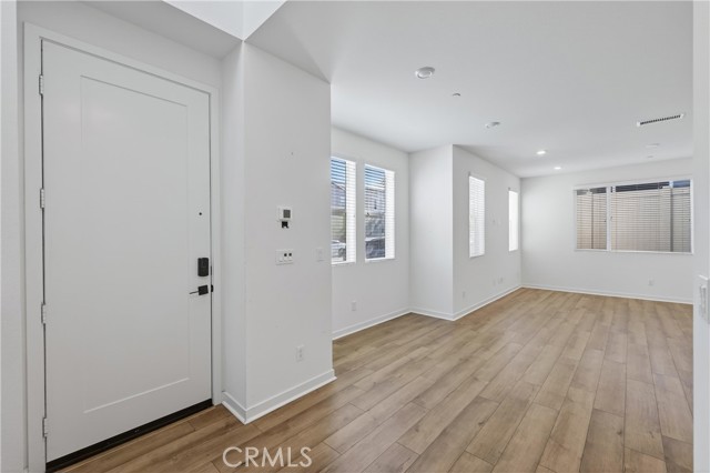 Detail Gallery Image 9 of 63 For 4044 Shada Ln, Corona,  CA 92883 - 4 Beds | 3 Baths