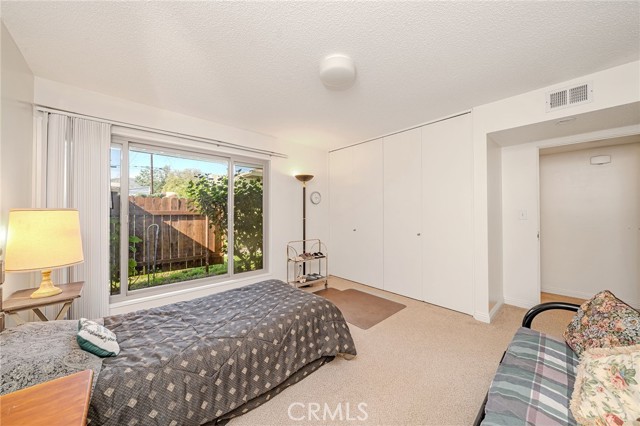 Detail Gallery Image 12 of 27 For 2251 Camilar, Camarillo,  CA 93010 - 2 Beds | 2 Baths