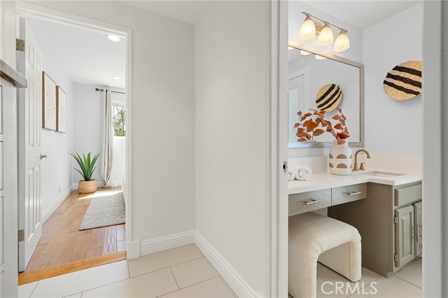 Image 43 of 73 For 4972 Park  