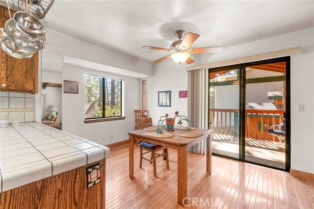 996 Eagle Road, Wrightwood CA: https://media.crmls.org/medias/4c28812c-65bf-4e6c-8729-b0fa088980d5.jpg
