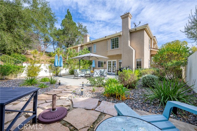 939 Blue Mountain, Westlake Village CA: https://media.crmls.org/medias/4c28b1fe-c121-4051-b991-1fea5f25238d.jpg