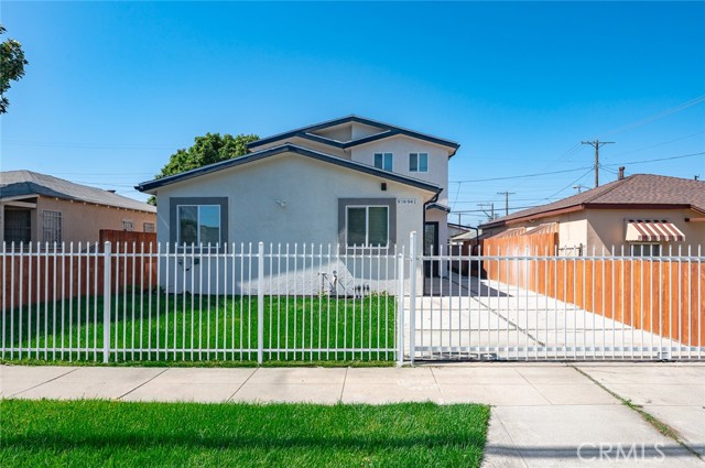 939 E 97th Street, Los Angeles CA: https://media.crmls.org/medias/4c299afe-73b5-4c84-80b0-c4ada04fb419.jpg