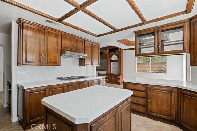 17830 Arvida Drive, Granada Hills CA: https://media.crmls.org/medias/4c29b218-b8d8-4481-ae35-7677dc908e51.jpg