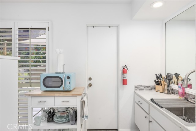 2455 Via Sonoma, Palm Springs CA: https://media.crmls.org/medias/4c2a6351-cecb-4be7-bd21-1e42132a84cb.jpg