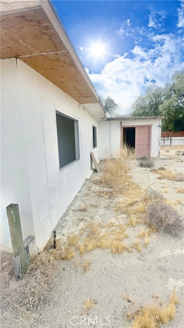 Detail Gallery Image 2 of 37 For 13807 Carson, Trona,  CA 93562 - 4 Beds | 1 Baths