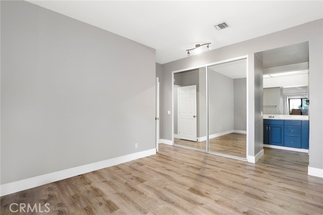 87 Mcafee Court, Thousand Oaks CA: https://media.crmls.org/medias/4c2bcb39-b594-4e25-9eb0-2a6bf5fcc4bc.jpg