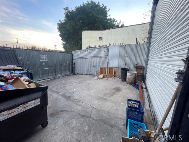 8273 S San Pedro, Los Angeles, California 90003, ,Commercial Sale,For Sale,8273 S San Pedro,CRSB23216160