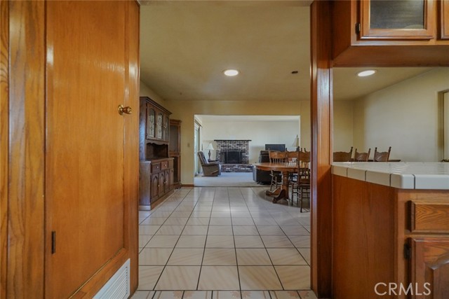 Detail Gallery Image 8 of 16 For 20323 Callaway Ave, Lakewood,  CA 90715 - 4 Beds | 1/1 Baths