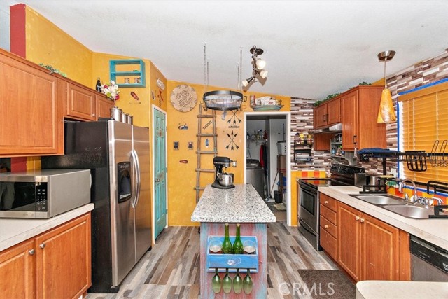 Detail Gallery Image 26 of 43 For 12730 Fir St, Oak Hills,  CA 92344 - 6 Beds | 4/1 Baths