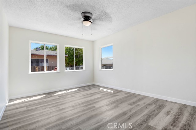 Detail Gallery Image 8 of 10 For 663 W 17th St, San Bernardino,  CA 92405 - 3 Beds | 1/1 Baths