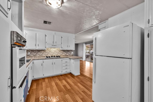 Detail Gallery Image 16 of 52 For 7425 Church St #28,  Yucca Valley,  CA 92284 - 3 Beds | 2 Baths