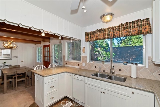 Detail Gallery Image 15 of 48 For 180 Joaquin Miller, Lake Arrowhead,  CA 92352 - 3 Beds | 2/1 Baths