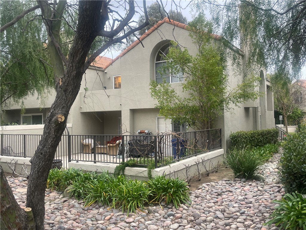 https://media.crmls.org/medias/4c2ddbb0-d242-4375-b325-642dbd5a5a86.jpg?preset=X-Large