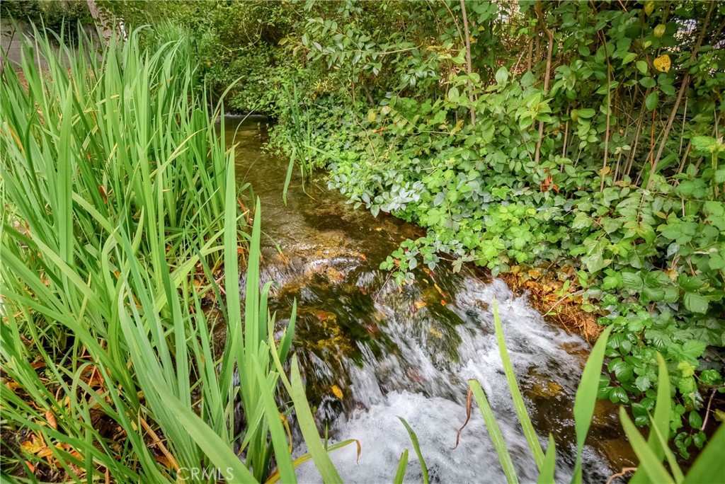 https://media.crmls.org/medias/4c2df39d-c747-4663-8275-32b074609f43.jpg?preset=X-Large