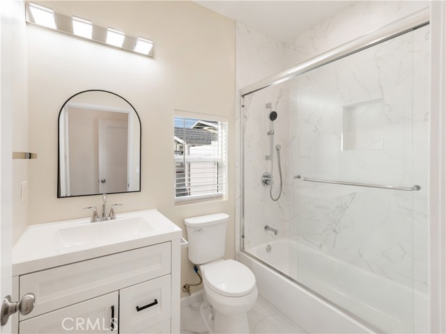 Detail Gallery Image 10 of 14 For 636 Pioneer a,  Glendale,  CA 91203 - 2 Beds | 2 Baths