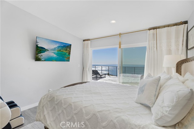 Detail Gallery Image 31 of 58 For 2510 Glenneyre St, Laguna Beach,  CA 92651 - 3 Beds | 3 Baths