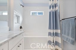 https://media.crmls.org/medias/4c30195a-efc8-4708-a42b-59e25b058ca8.jpg?preset=X-Large
