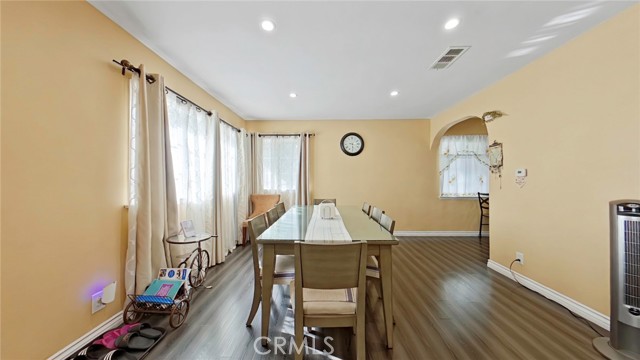 5633 Denny photo 20