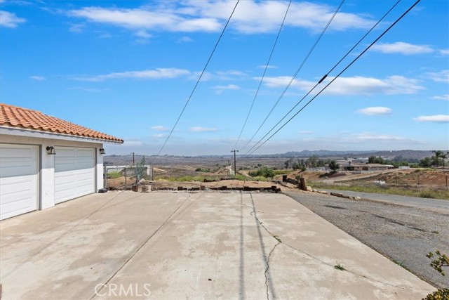 20061 Lounsberry Road, Perris CA: https://media.crmls.org/medias/4c30728e-7580-4082-9a5e-519720101fa5.jpg