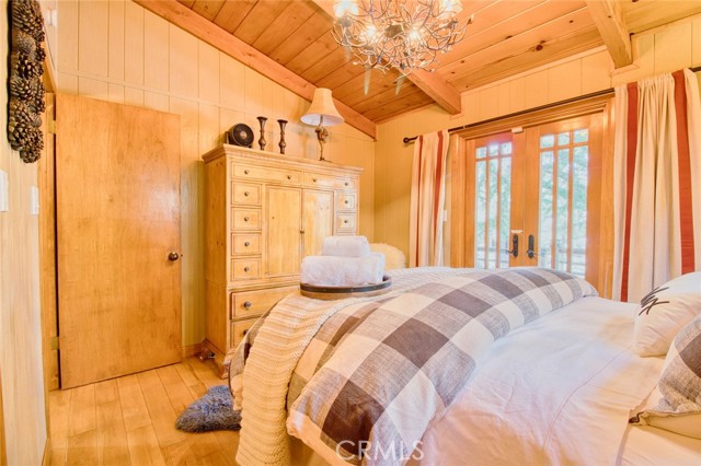5475 Acorn Trail, Wrightwood CA: https://media.crmls.org/medias/4c30f61c-6ac2-4a5f-aea7-dff4fa23094a.jpg