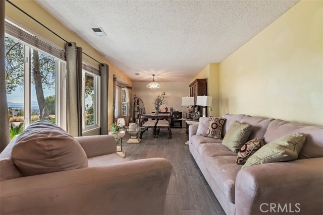 Detail Gallery Image 2 of 12 For 25414 Kalmia Ave, Moreno Valley,  CA 92557 - 3 Beds | 2 Baths