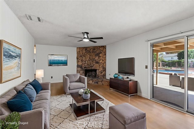 Detail Gallery Image 12 of 43 For 2843 James St, Corona,  CA 92881 - 3 Beds | 2 Baths