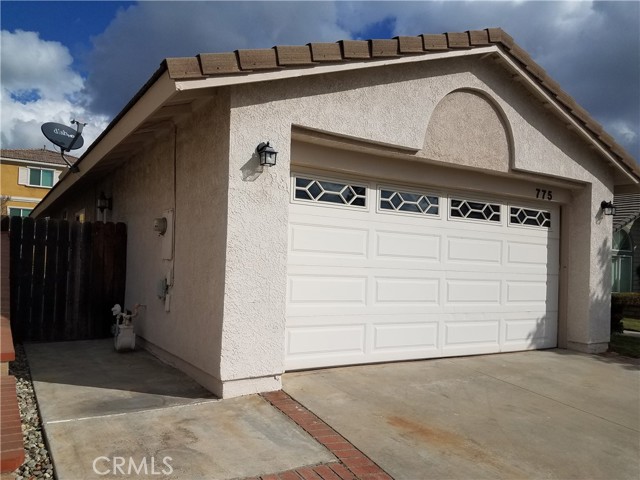 Detail Gallery Image 3 of 37 For 775 Falcon View, Upland,  CA 91784 - 3 Beds | 2 Baths