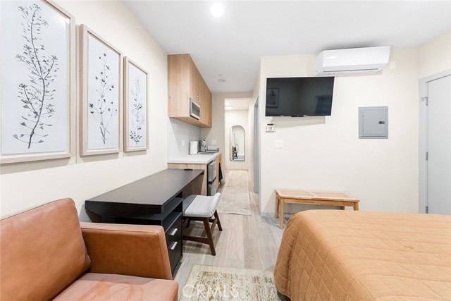 Detail Gallery Image 39 of 50 For 18748 Collins St, Tarzana,  CA 91356 - 4 Beds | 3 Baths