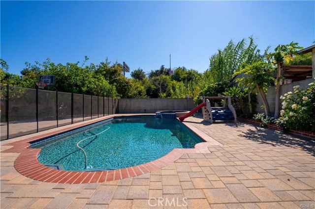 Detail Gallery Image 4 of 30 For 11566 Cumpston St, North Hollywood,  CA 91601 - 4 Beds | 2 Baths