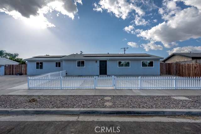 Detail Gallery Image 1 of 24 For 1069 Erringer Rd, Simi Valley,  CA 93065 - 4 Beds | 2 Baths