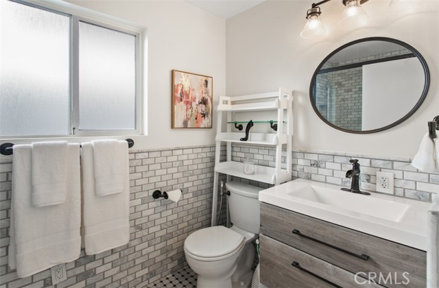 Detail Gallery Image 34 of 46 For 284 Chiquita, Laguna Beach,  CA 92651 - 4 Beds | 2/2 Baths