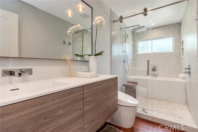 Detail Gallery Image 13 of 27 For 2897 Chateau Way, Laguna Beach,  CA 92651 - 3 Beds | 2 Baths