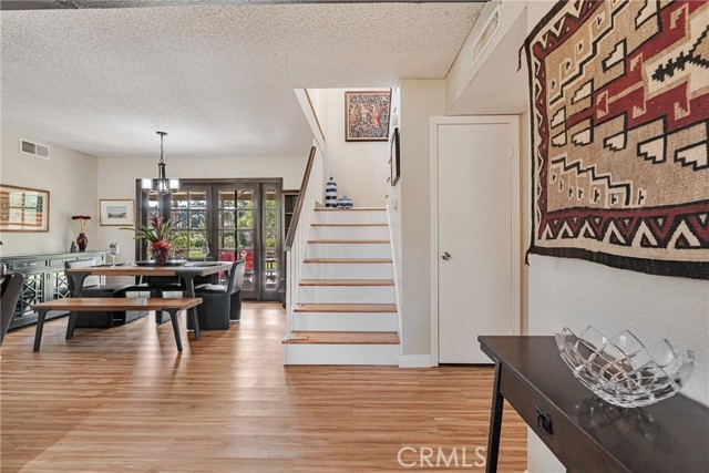 Detail Gallery Image 6 of 59 For 29857 Wistaria Valley, Canyon Country,  CA 91387 - 3 Beds | 3 Baths