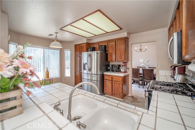 Detail Gallery Image 15 of 32 For 22569 Southwalk St, Moreno Valley,  CA 92553 - 3 Beds | 2/1 Baths