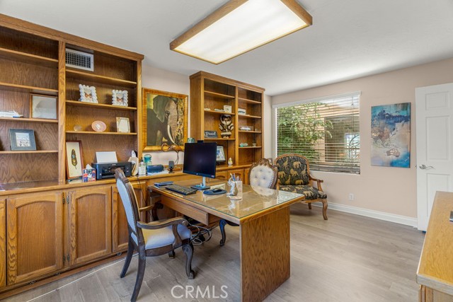 Detail Gallery Image 15 of 74 For 22373 Boating, Canyon Lake,  CA 92587 - 5 Beds | 3 Baths