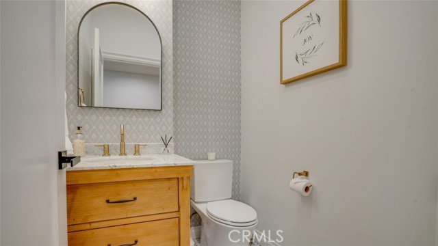 Detail Gallery Image 34 of 57 For 22914 Gershwin Dr, Woodland Hills,  CA 91364 - 5 Beds | 4/1 Baths