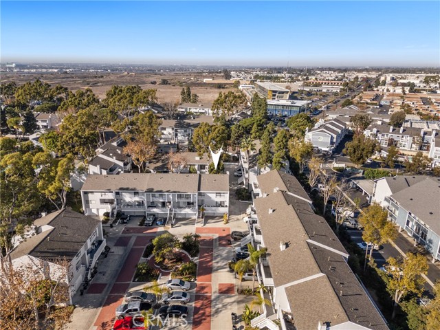 Detail Gallery Image 9 of 44 For 5 Kialoa Ct #99,  Newport Beach,  CA 92663 - 4 Beds | 2/1 Baths