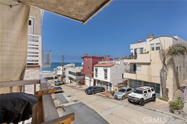 200 43rd Street, Manhattan Beach CA: https://media.crmls.org/medias/4c37b53d-814c-492e-84ee-2ec968e03563.jpg