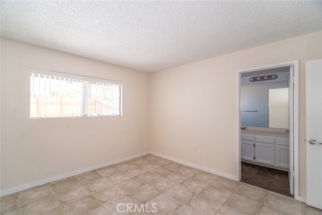 66320 Avenida Barona, Desert Hot Springs CA: https://media.crmls.org/medias/4c37ce67-9ac6-4fb4-afa7-19be0f09f6c9.jpg