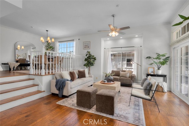 Detail Gallery Image 2 of 20 For 515 S Broadway #B,  Redondo Beach,  CA 90277 - 2 Beds | 2/1 Baths
