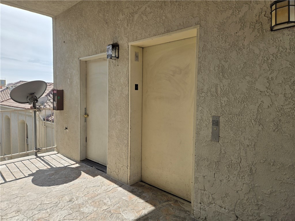 Detail Gallery Image 17 of 24 For 6140 Rugby Ave #318,  Huntington Park,  CA 90255 - 2 Beds | 2 Baths