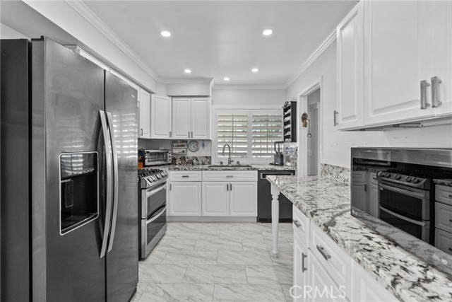 Detail Gallery Image 15 of 37 For 25536 Old Course Way, Valencia,  CA 91355 - 3 Beds | 2 Baths