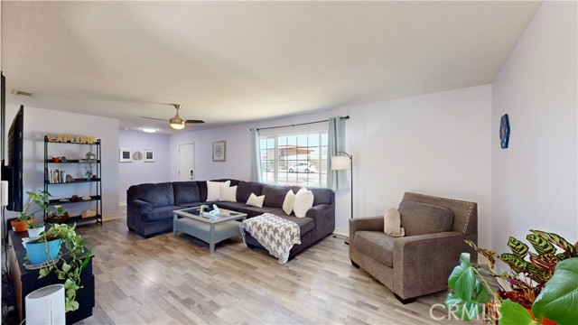 18271 Treleven Avenue, Lake Elsinore CA: https://media.crmls.org/medias/4c3b2903-d39d-47e5-9798-b39b7c3310db.jpg