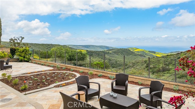 27 Pacific Mist, Newport Coast CA: https://media.crmls.org/medias/4c3b7f97-f8b4-4ec2-a6cd-bed7632fd42b.jpg