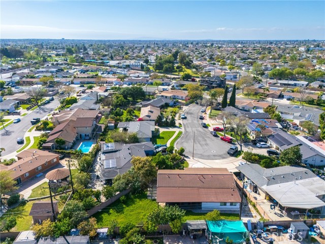 Detail Gallery Image 8 of 22 For 4202 West Fay Cir, Santa Ana,  CA 92703 - 4 Beds | 2 Baths