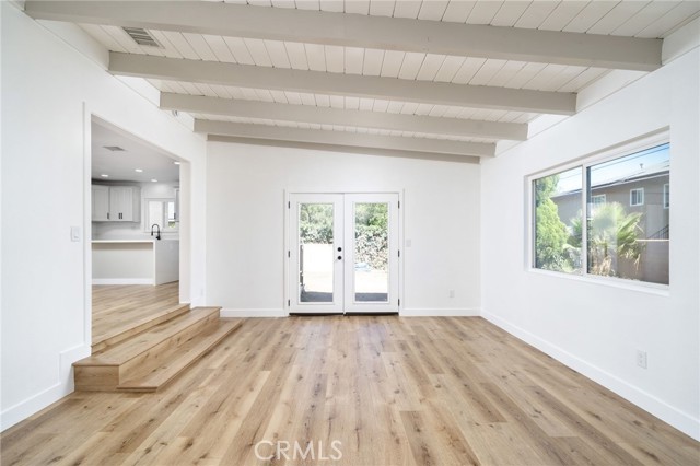 321 W Scott Street, Rialto CA: https://media.crmls.org/medias/4c3c9537-c00f-4fd3-ad0d-fa4f6375ba35.jpg