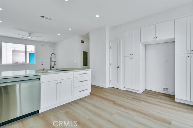 6168 Briercrest Avenue, Lakewood CA: https://media.crmls.org/medias/4c3cd94f-3fda-464b-be90-454742e36bf1.jpg