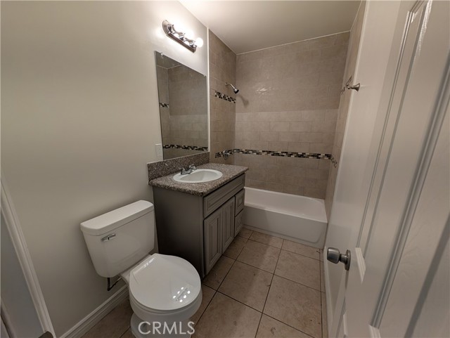 Detail Gallery Image 4 of 5 For 129 E Locust St, Ontario,  CA 91761 - 2 Beds | 1 Baths
