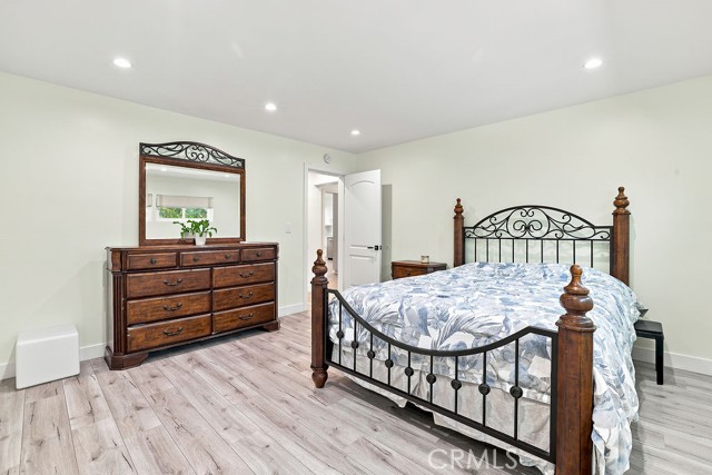 6951 Bellclaire photo 12